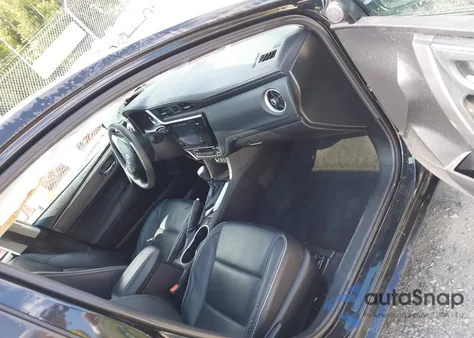 2017 Toyota Corolla Xle z USA, uszkodzony, nr VIN 5YFBURHE1HP656792